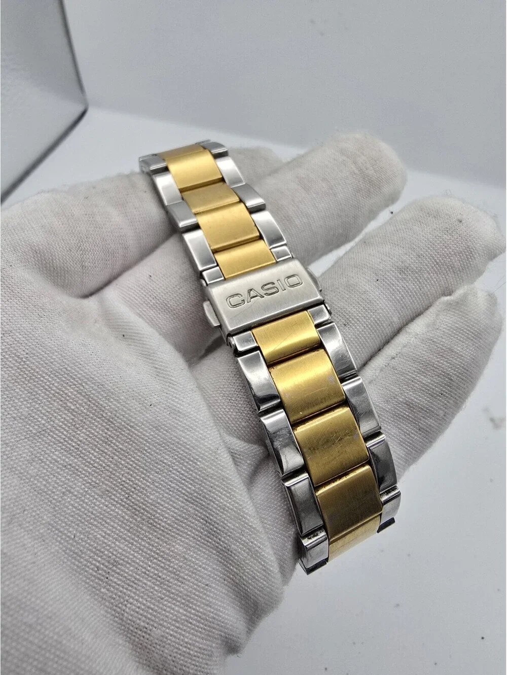 Casio Tank MTP-1165 Watch New Battery Clean Condition Beautiful Dial Two Tone